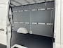 Mercedes-Benz eSprinter 320 L2 H2 Pro 81kWh / Snel laden 115Kw / Trekhaak / Parkeersensoren / MBUX / Navigatie / Camera / Cruise control / Airco / 270 Graden achterdeuren