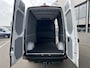 Mercedes-Benz eSprinter 320 L2 H2 Pro 81kWh / Snel laden 115Kw / Trekhaak / Parkeersensoren / MBUX / Navigatie / Camera / Cruise control / Airco / 270 Graden achterdeuren