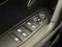 Peugeot 2008 1.2 Hybrid 136 Style Climate | Carplay | Cruise | Parkeersensoren Achter | LED | DAB | Airco (automatisch) | Apple Carplay/Android Auto|telefoonintegratie premium | Centrale deurvergrendeling met afstandsbediening