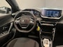 Peugeot 2008 1.2 Hybrid 136 Style Climate | Carplay | Cruise | Parkeersensoren Achter | LED | DAB | Airco (automatisch) | Apple Carplay/Android Auto|telefoonintegratie premium | Centrale deurvergrendeling met afstandsbediening