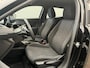 Peugeot 2008 1.2 Hybrid 136 Style Climate | Carplay | Cruise | Parkeersensoren Achter | LED | DAB | Airco (automatisch) | Apple Carplay/Android Auto|telefoonintegratie premium | Centrale deurvergrendeling met afstandsbediening