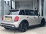 MINI Cooper 5-Deurs 1.5 Camden Edition | AUTOMAAT | CAMERA | CARPLAY | NAVI | CRUISE CONTROL | STOEL/STUURVERWARMING | PDC | CLIMATE CONTROL | LMV 16'' | KEYLESS | LED | DAB | BLUETOOTH