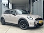 MINI Cooper 5-Deurs 1.5 Camden Edition | AUTOMAAT | CAMERA | CARPLAY | NAVI | CRUISE CONTROL | STOEL/STUURVERWARMING | PDC | CLIMATE CONTROL | LMV 16'' | KEYLESS | LED | DAB | BLUETOOTH