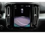 Volvo XC40 B4 Plus Dark | Panoramadak | Trekhaak | Verwarmbare voorstoelen en stuurwiel | Premium audio by Harman Kardon | Adaptieve cruise control