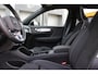 Volvo XC40 B4 Plus Dark | Panoramadak | Trekhaak | Verwarmbare voorstoelen en stuurwiel | Premium audio by Harman Kardon | Adaptieve cruise control