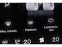 Volvo XC40 B4 Plus Dark | Panoramadak | Trekhaak | Verwarmbare voorstoelen en stuurwiel | Premium audio by Harman Kardon | Adaptieve cruise control
