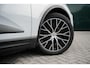 Porsche Macan 4 100 kWh l Luchtvering l InnoDrive l Panoramadak l Elektrische trekhaak l  Bose l