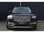 Volvo XC90 T8 Twin Engine AWD Inscription | Bowers & Wilkins Premium Audio | Luchtvering | 360 graden Camera | Head Up Display | Semi Elektrische Trekhaak | Exterior stylingkit | Treeplanken | 21 inch Lichtmetalen velgen | Massage | Stoel-/Stuurwielverwarming | Stoelkoeling | BLIS | Adaptieve Cruise Control | Pilot Assist |