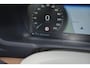 Volvo XC90 T8 Twin Engine AWD Inscription | Bowers & Wilkins Premium Audio | Luchtvering | 360 graden Camera | Head Up Display | Semi Elektrische Trekhaak | Exterior stylingkit | Treeplanken | 21 inch Lichtmetalen velgen | Massage | Stoel-/Stuurwielverwarming | Stoelkoeling | BLIS | Adaptieve Cruise Control | Pilot Assist |