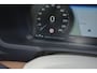 Volvo XC90 T8 Twin Engine AWD Inscription | Bowers & Wilkins Premium Audio | Luchtvering | 360 graden Camera | Head Up Display | Semi Elektrische Trekhaak | Exterior stylingkit | Treeplanken | 21 inch Lichtmetalen velgen | Massage | Stoel-/Stuurwielverwarming | Stoelkoeling | BLIS | Adaptieve Cruise Control | Pilot Assist |