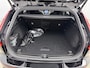 Volvo V60 T8 Recharge Plus Dark | 18" | Panoramadak | Head-Up | Trekhaak | Elektr. verst. Sportstoelen | 360 Camera | Stoel/Stuur/Achterbankverwarming