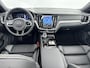 Volvo V60 T8 Recharge Plus Dark | 18" | Panoramadak | Head-Up | Trekhaak | Elektr. verst. Sportstoelen | 360 Camera | Stoel/Stuur/Achterbankverwarming