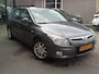 Hyundai i30 1.6i Style Staat in De Krim