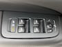 Volvo V60 2.0 B4 Plus Dark | Stoelverwarming | 19 Inch wielen | trekhaak |