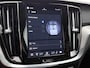 Volvo V60 2.0 B4 Plus Dark | Stoelverwarming | 19 Inch wielen | trekhaak |