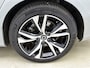 Volvo V60 2.0 B4 Plus Dark | Stoelverwarming | 19 Inch wielen | trekhaak |