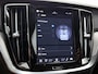 Volvo V60 2.0 B4 Plus Dark | Stoelverwarming | 19 Inch wielen | trekhaak |