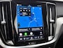 Volvo V60 2.0 B4 Plus Dark | Stoelverwarming | 19 Inch wielen | trekhaak |