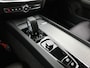 Volvo V60 2.0 B4 Plus Dark | Stoelverwarming | 19 Inch wielen | trekhaak |