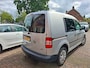 Volkswagen Caddy 1.6 TDI Baseline. Schuifdeur met ruit, achterdeuren met ruit. Airco, cruise, bluetooth, elek ramen. etc.