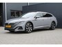 Volkswagen Arteon 1.4 TSI R-Line Business+ Incl. 12 maanden garantie | SOH 100% | Airco | Adaptieve Cruise | Parkeer camera | Parkeer sensoren | Stoel verwarming | Stuur verwarming | Achterbank verwarmd | Apple Carplay/ Android Auto | Massage stoelen | Trekhaak | DAB | Schuif/kantel dak |