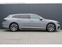 Volkswagen Arteon 1.4 TSI R-Line Business+ Incl. 12 maanden garantie | SOH 100% | Airco | Adaptieve Cruise | Parkeer camera | Parkeer sensoren | Stoel verwarming | Stuur verwarming | Achterbank verwarmd | Apple Carplay/ Android Auto | Massage stoelen | Trekhaak | DAB | Schuif/kantel dak |