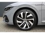 Volkswagen Arteon 1.4 TSI R-Line Business+ Incl. 12 maanden garantie | SOH 100% | Airco | Adaptieve Cruise | Parkeer camera | Parkeer sensoren | Stoel verwarming | Stuur verwarming | Achterbank verwarmd | Apple Carplay/ Android Auto | Massage stoelen | Trekhaak | DAB | Schuif/kantel dak |
