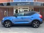 Volvo XC40 2.0 D4 AWD R-Design | Automaat | Schuif/kanteldak | Uitklapbare Trekhaak met 2100Kg trekgewicht!