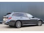 BMW 3-Serie Touring 320e M-Sport Business Edition Plus | 96% soh! | 50 Jahre | Trekhaak | Stoelverwarming | Camera | Leer | DAB+