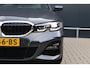 BMW 3-Serie Touring 320e M-Sport Business Edition Plus | 96% soh! | 50 Jahre | Trekhaak | Stoelverwarming | Camera | Leer | DAB+