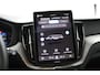 Volvo XC60 T6 Plus Black Edition AWD | Trekhaak | Panoramadak | Sporstoelen | Snel Leverbaar |