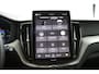Volvo XC60 T6 Plus Black Edition AWD | Trekhaak | Panoramadak | Sporstoelen | Snel Leverbaar |