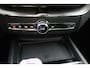Volvo XC60 T6 Plus Black Edition AWD | Trekhaak | Panoramadak | Sporstoelen | Snel Leverbaar |