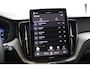 Volvo XC60 T6 Plus Black Edition AWD | Trekhaak | Panoramadak | Sporstoelen | Snel Leverbaar |