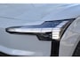 Volvo EX30 Single Motor Extended Range Plus 69 kWh / Adaptive Cruise Control / Harman Kardon / Stoelverwarming / Stuurverwarming / Achteruitrijcamera / Elektrische achterklep / Parkeersensoren V+A / Trekhaak elektrisch uitklapbaar
