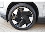 Volvo EX30 Single Motor Extended Range Plus 69 kWh / Adaptive Cruise Control / Harman Kardon / Stoelverwarming / Stuurverwarming / Achteruitrijcamera / Elektrische achterklep / Parkeersensoren V+A / Trekhaak elektrisch uitklapbaar