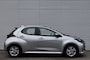 Toyota Yaris 1.5 HYBRIDE ACTIVE / ADAP. CRUISE / P.CAMERA / APPLE/ANDROID AUTO