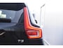 Volvo XC40 T3 163PK Inscription Automaat / Adaptive Cruise Control / Stuur- & Stoelverwarming / Elektrische achterklep / Achteruitrijcamera / Trekhaak elektrisch uitklapbaar / 19" velgen / Parkeersensoren V+A