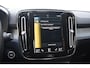Volvo XC40 T3 163PK Inscription Automaat / Adaptive Cruise Control / Stuur- & Stoelverwarming / Elektrische achterklep / Achteruitrijcamera / Trekhaak elektrisch uitklapbaar / 19" velgen / Parkeersensoren V+A