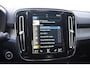 Volvo XC40 T3 163PK Inscription Automaat / Adaptive Cruise Control / Stuur- & Stoelverwarming / Elektrische achterklep / Achteruitrijcamera / Trekhaak elektrisch uitklapbaar / 19" velgen / Parkeersensoren V+A