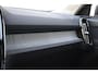 Volvo XC40 T3 163PK Inscription Automaat / Adaptive Cruise Control / Stuur- & Stoelverwarming / Elektrische achterklep / Achteruitrijcamera / Trekhaak elektrisch uitklapbaar / 19" velgen / Parkeersensoren V+A