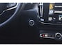 Volvo XC40 T3 163PK Inscription Automaat / Adaptive Cruise Control / Stuur- & Stoelverwarming / Elektrische achterklep / Achteruitrijcamera / Trekhaak elektrisch uitklapbaar / 19" velgen / Parkeersensoren V+A