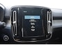 Volvo XC40 T3 163PK Inscription Automaat / Adaptive Cruise Control / Stuur- & Stoelverwarming / Elektrische achterklep / Achteruitrijcamera / Trekhaak elektrisch uitklapbaar / 19" velgen / Parkeersensoren V+A