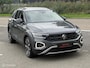 Volkswagen T-Roc 1.5 TSI DSG PANO IQ LANE KEYLESS R-LINE