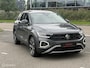 Volkswagen T-Roc 1.5 TSI DSG PANO IQ LANE KEYLESS R-LINE