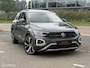 Volkswagen T-Roc 1.5 TSI DSG PANO IQ LANE KEYLESS R-LINE