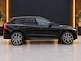 Volvo XC60 2.0 T6 R-Design AWD 398PK Long Range | Pano | Orrefors | 360 | Harmon Kardon | Keyless | ACC | Stoelverwarming voor+achter | Memory | Leder | Carplay | Trekhaak | Stuurwielverwarming | Digital Dash | Full Black | 21'' | Ambient | Led