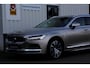 Volvo V90 2.0 T6 Plug-in hybrid 350PK AWD Long Range*Bright Dusk Metallic!*Fabrieksgarantie*Elek. Trekhaak/Pilot ass./ACC/Stoelverw.V+A/Stuurwielverw./Leder/Dodehoek/Camera/Apple Carplay-Android/18 inch LM*