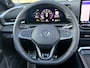 Volkswagen T-Roc 1.5 eTsi 2x R-Line First Edition Black Style Head up Display / Trekhaak / Panoramadak