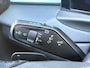 Volkswagen T-Roc 1.5 eTsi 2x R-Line First Edition Black Style Head up Display / Trekhaak / Panoramadak